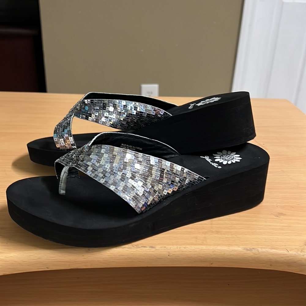 Yellow Box Wedge Thong Sandals Black Silver 10 Gem